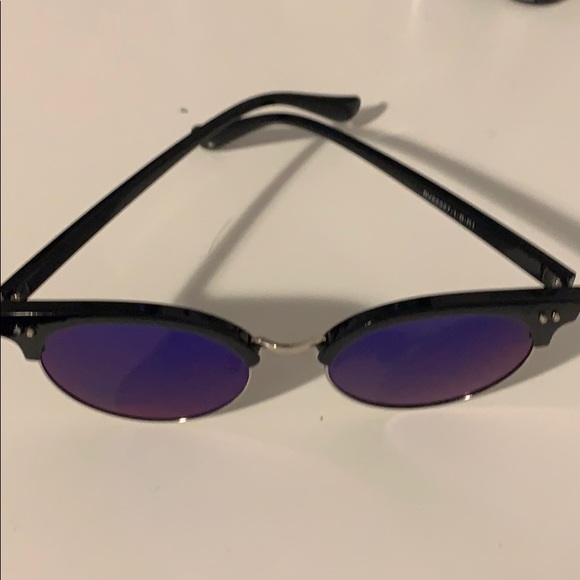 Assorted sunglasses - Picture 2 of 3